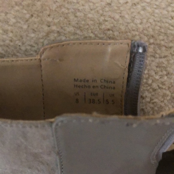 Gorgeous pair of grey/taupe dress shoes. Ladies 8. - Picture 8 of 9